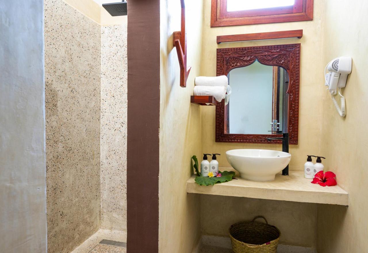 Tasneem Islamic Luxury Suites 江比阿 外观 照片