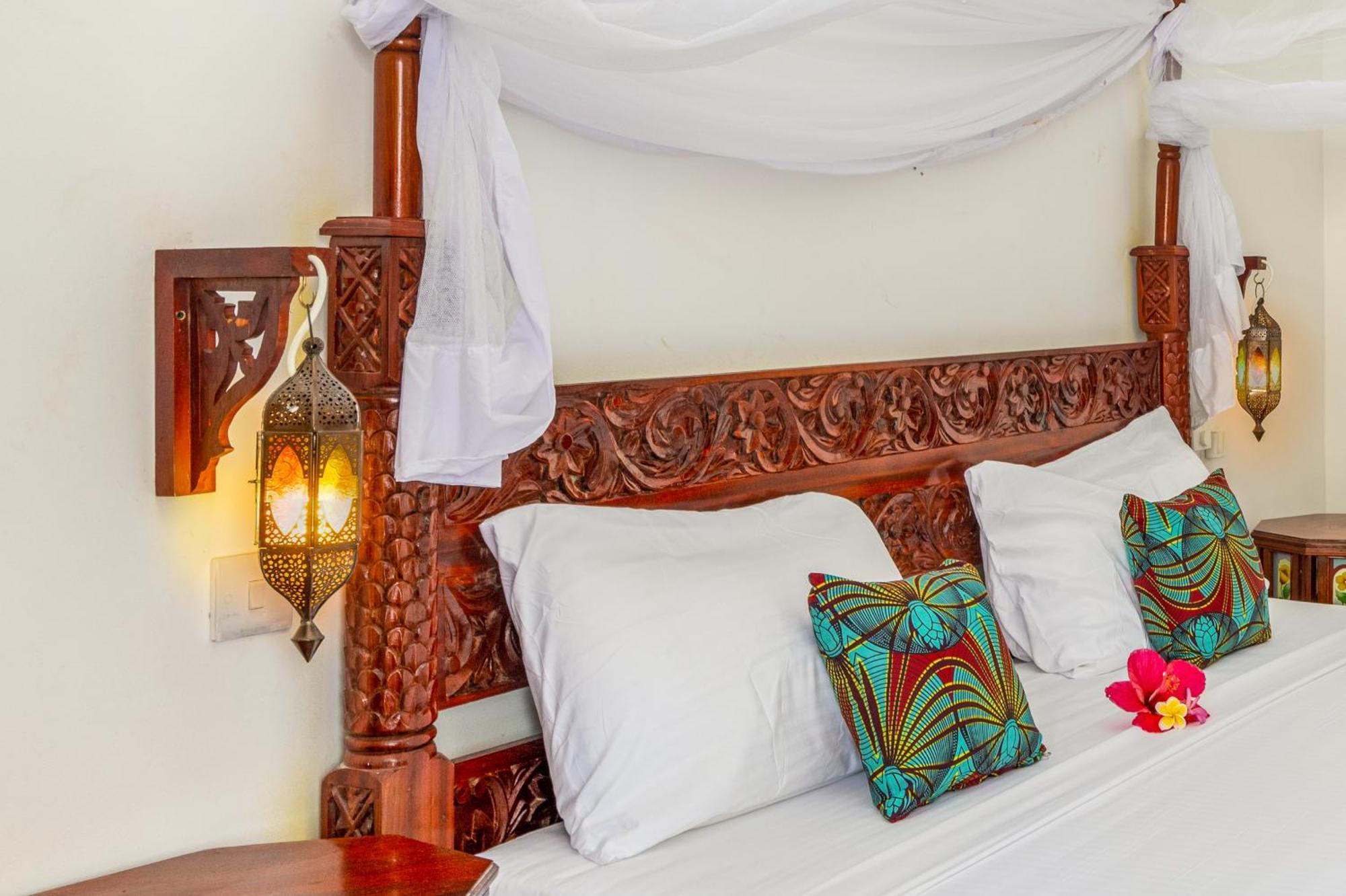 Tasneem Islamic Luxury Suites 江比阿 外观 照片
