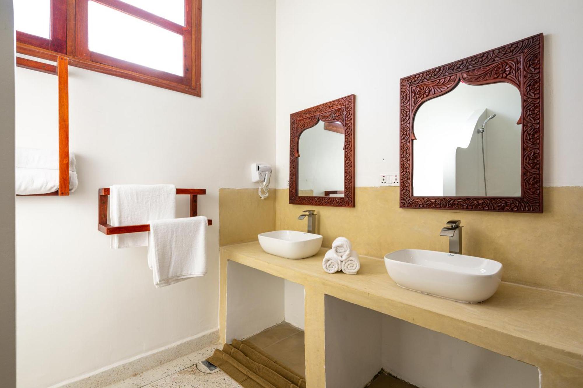 Tasneem Islamic Luxury Suites 江比阿 外观 照片