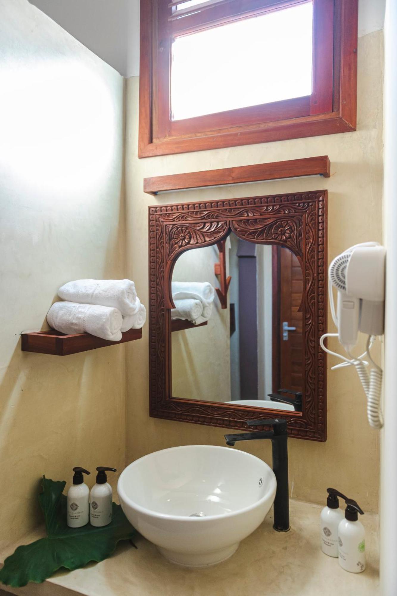 Tasneem Islamic Luxury Suites 江比阿 外观 照片