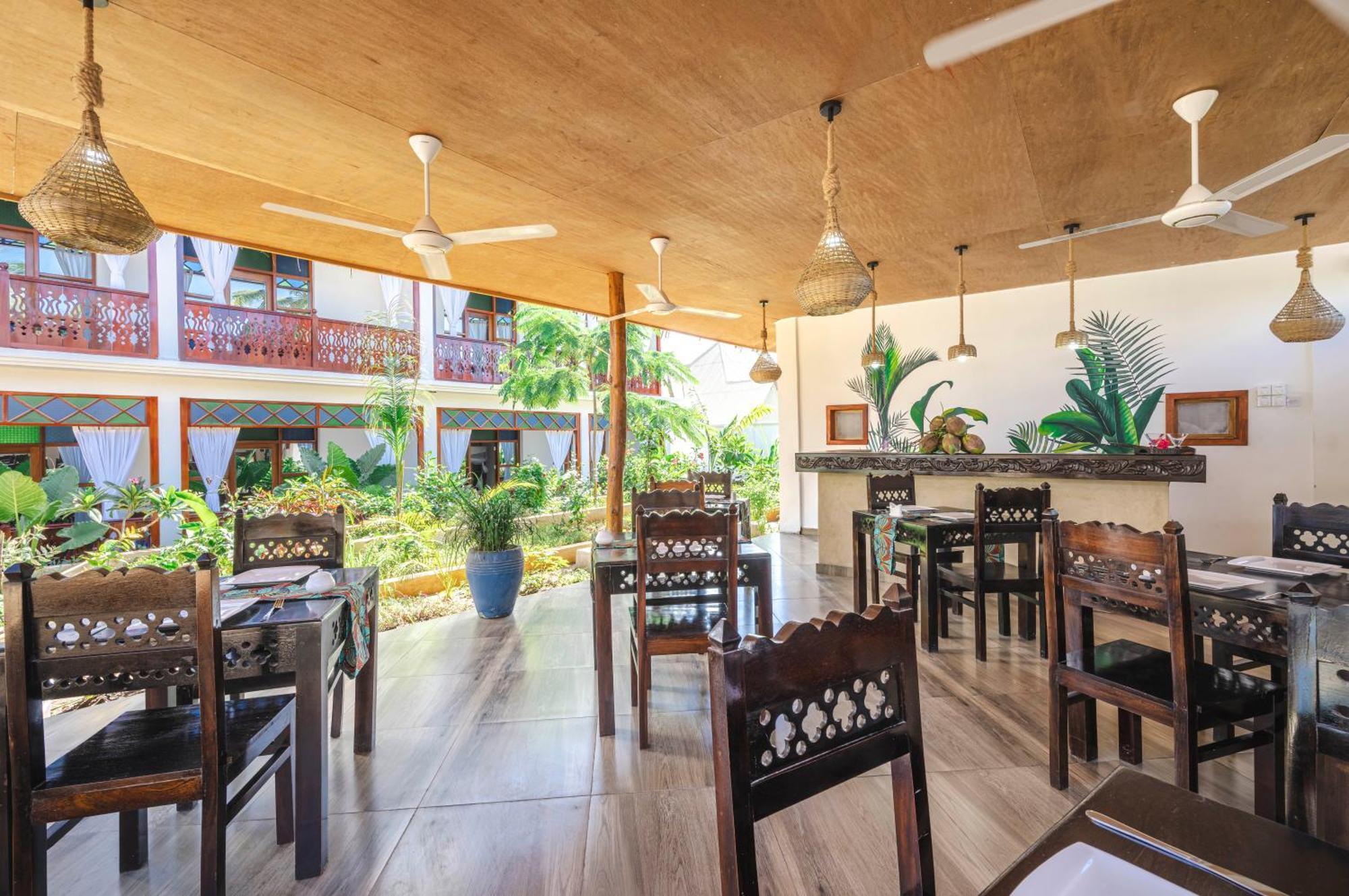Tasneem Islamic Luxury Suites 江比阿 外观 照片