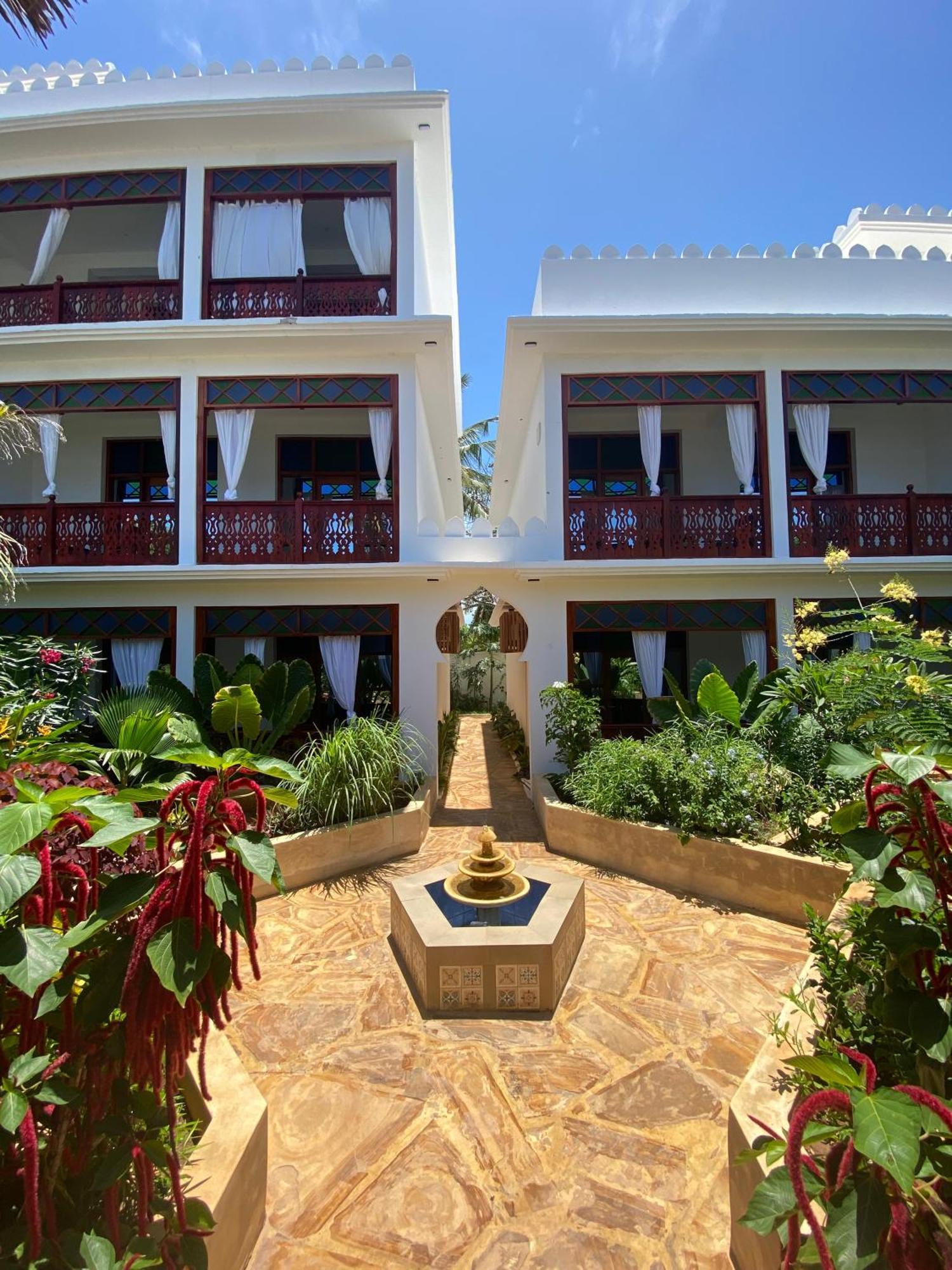 Tasneem Islamic Luxury Suites 江比阿 外观 照片
