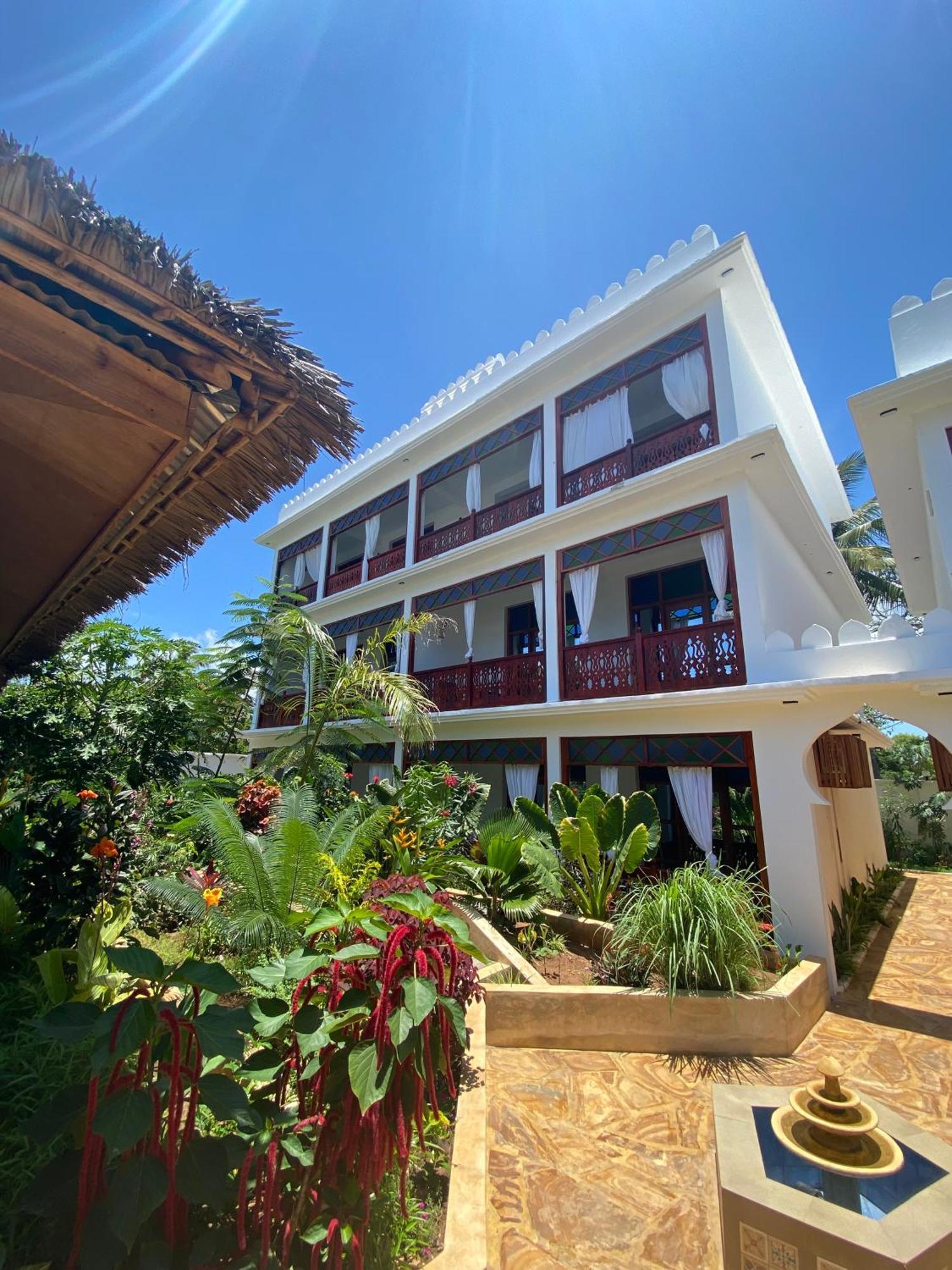 Tasneem Islamic Luxury Suites 江比阿 外观 照片